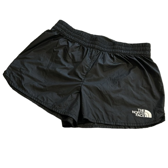 THE NORTH FACE | Women’s Windwall Shorts - Picture 11 of 13